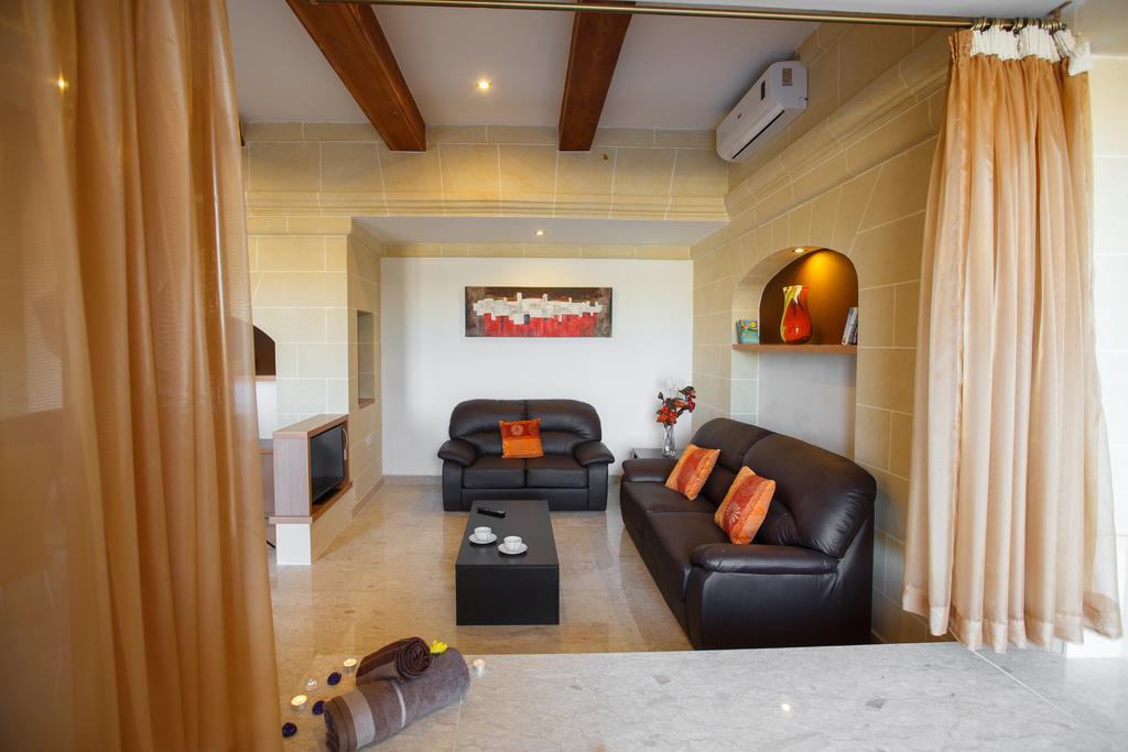 Carini Farmhouses Għarb Zimmer foto