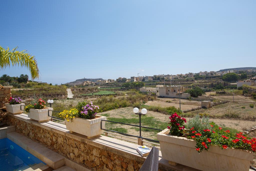 Carini Farmhouses Għarb Zimmer foto